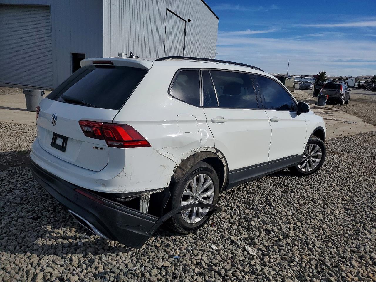 2020 VOLKSWAGEN TIGUAN S photo 3