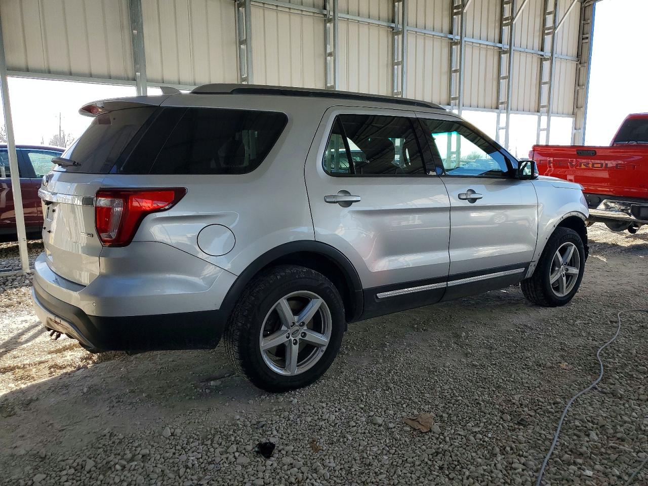 2016 FORD EXPLORER XLT photo 5