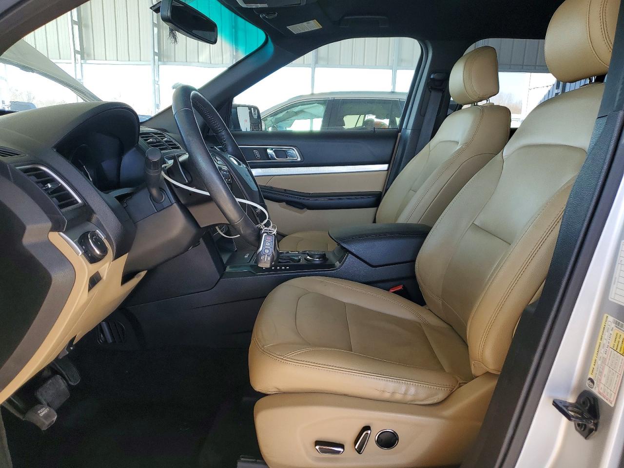 2016 FORD EXPLORER XLT photo 13