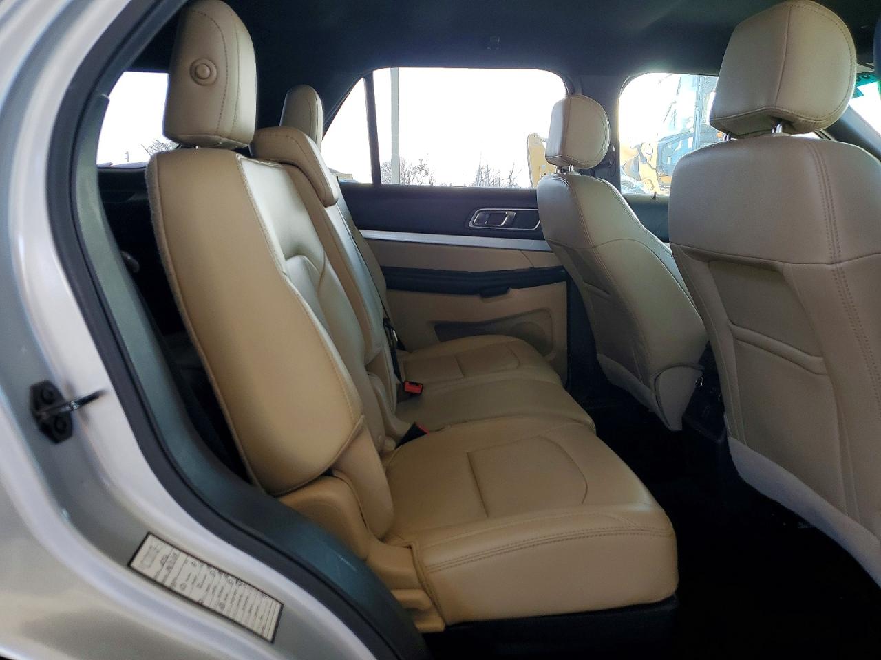 2016 FORD EXPLORER XLT photo 21