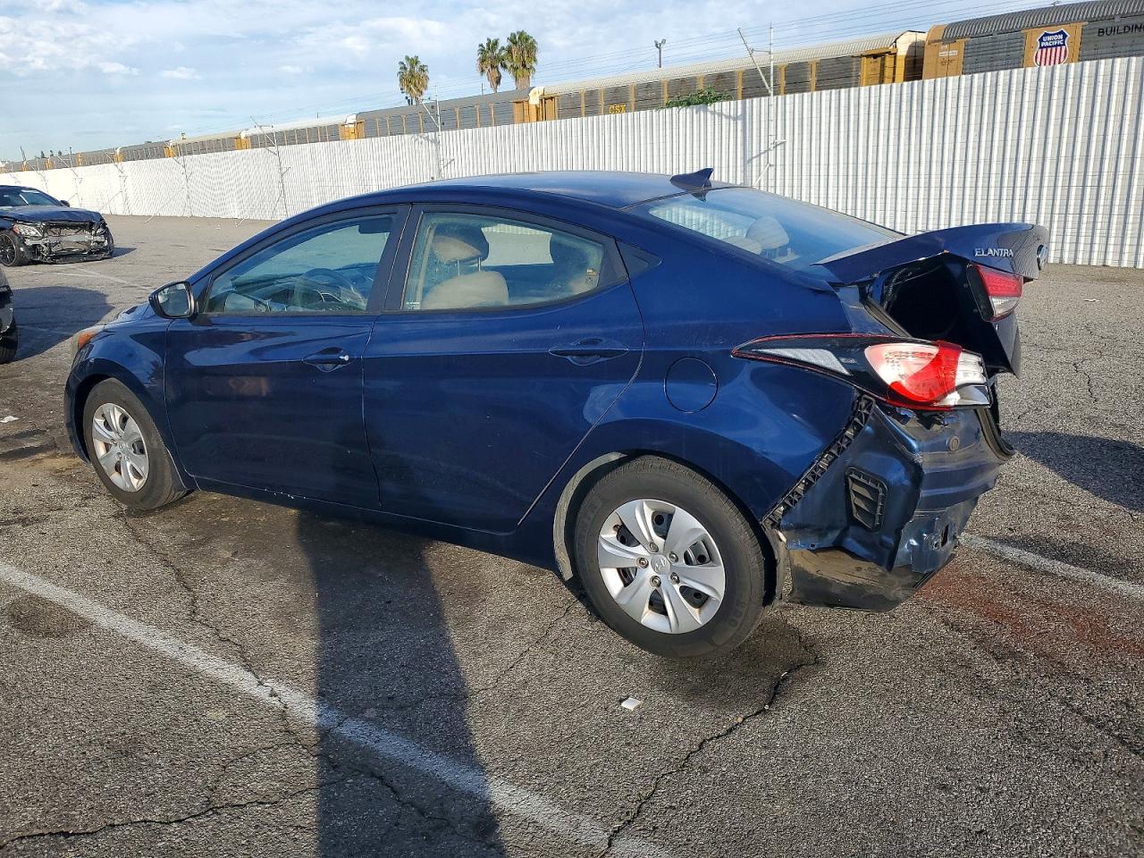 2016 HYUNDAI ELANTRA SE photo 3