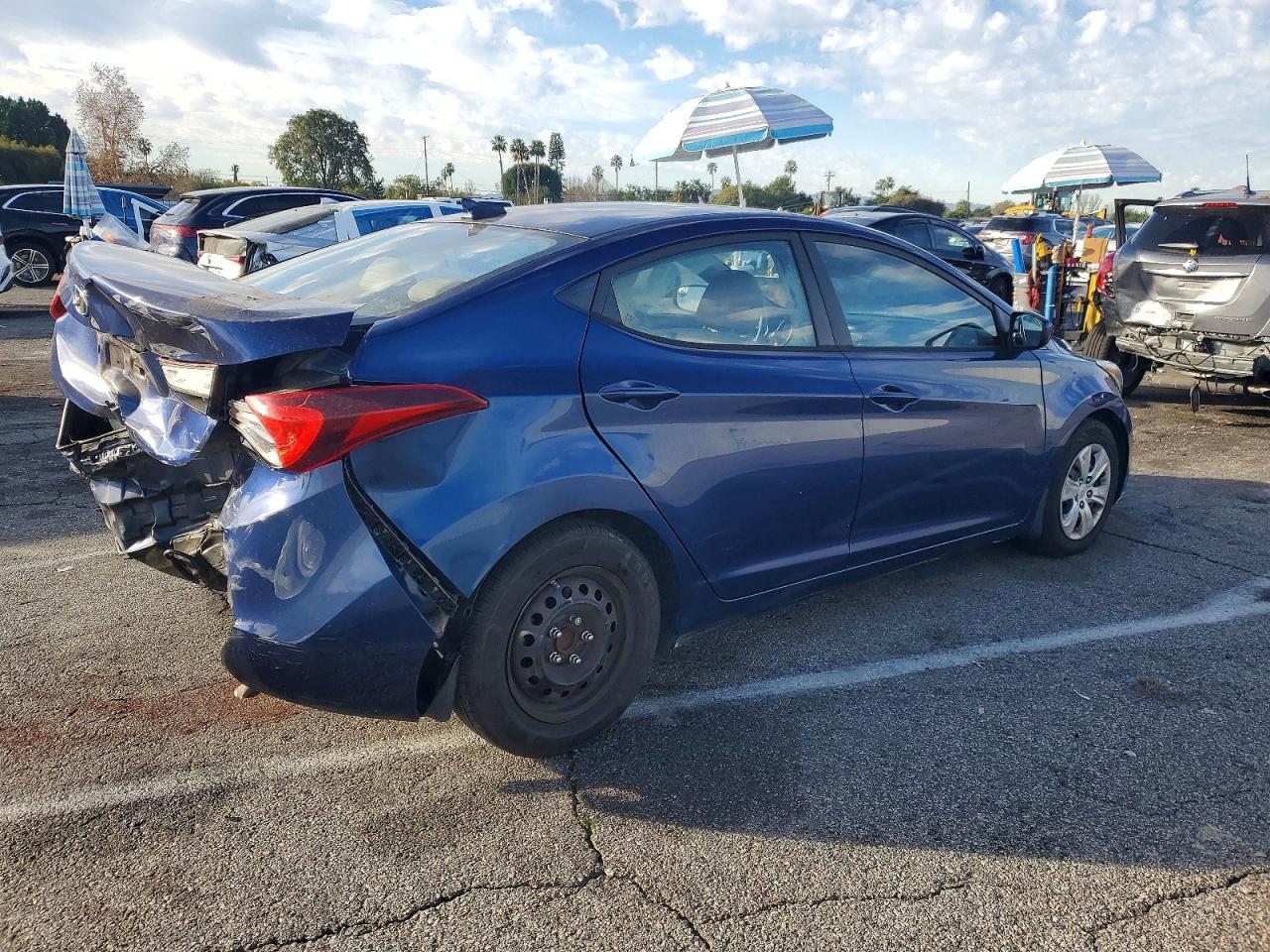 2016 HYUNDAI ELANTRA SE photo 5