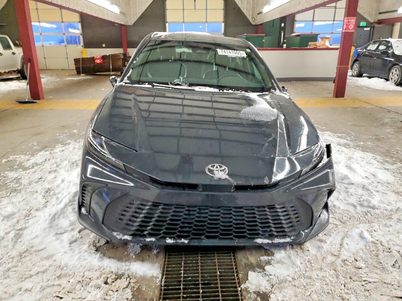 2025 TOYOTA CAMRY XSE photo 5