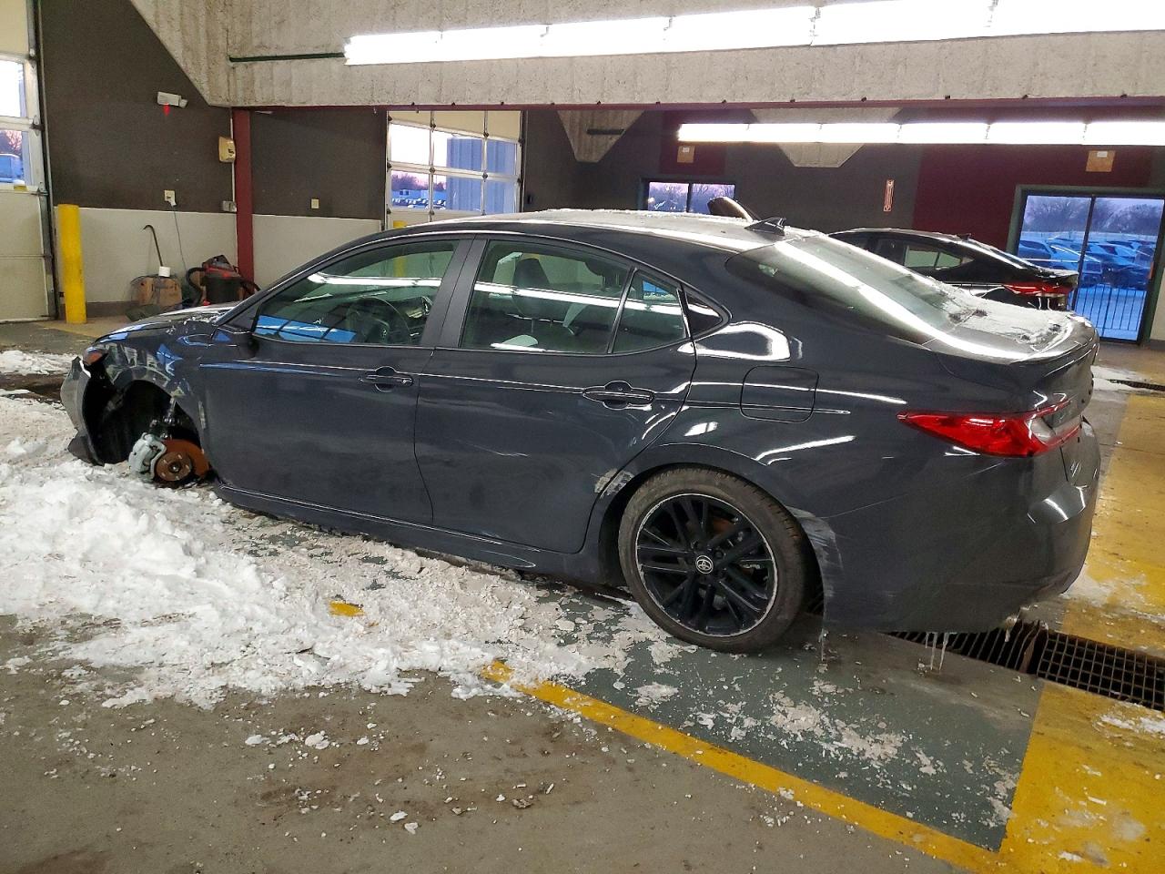 2025 TOYOTA CAMRY XSE photo 2