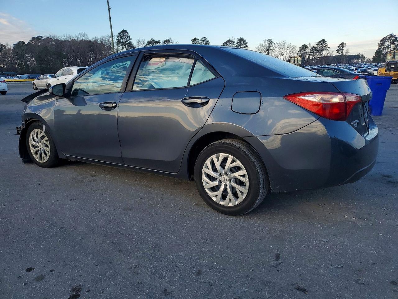 2017 TOYOTA COROLLA L photo 3