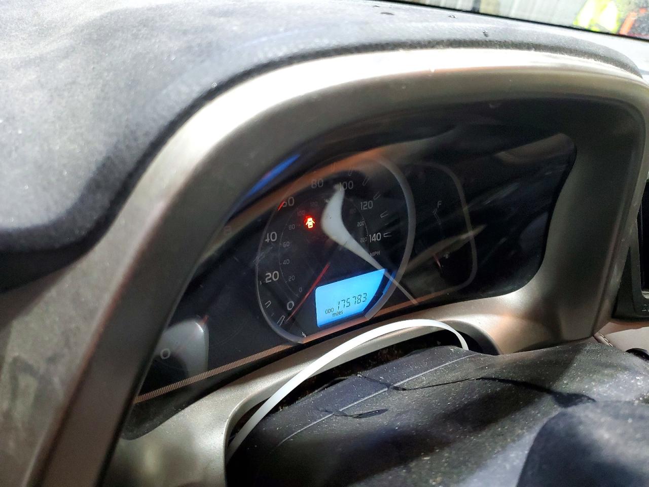 2013 TOYOTA RAV4 XLE photo 9