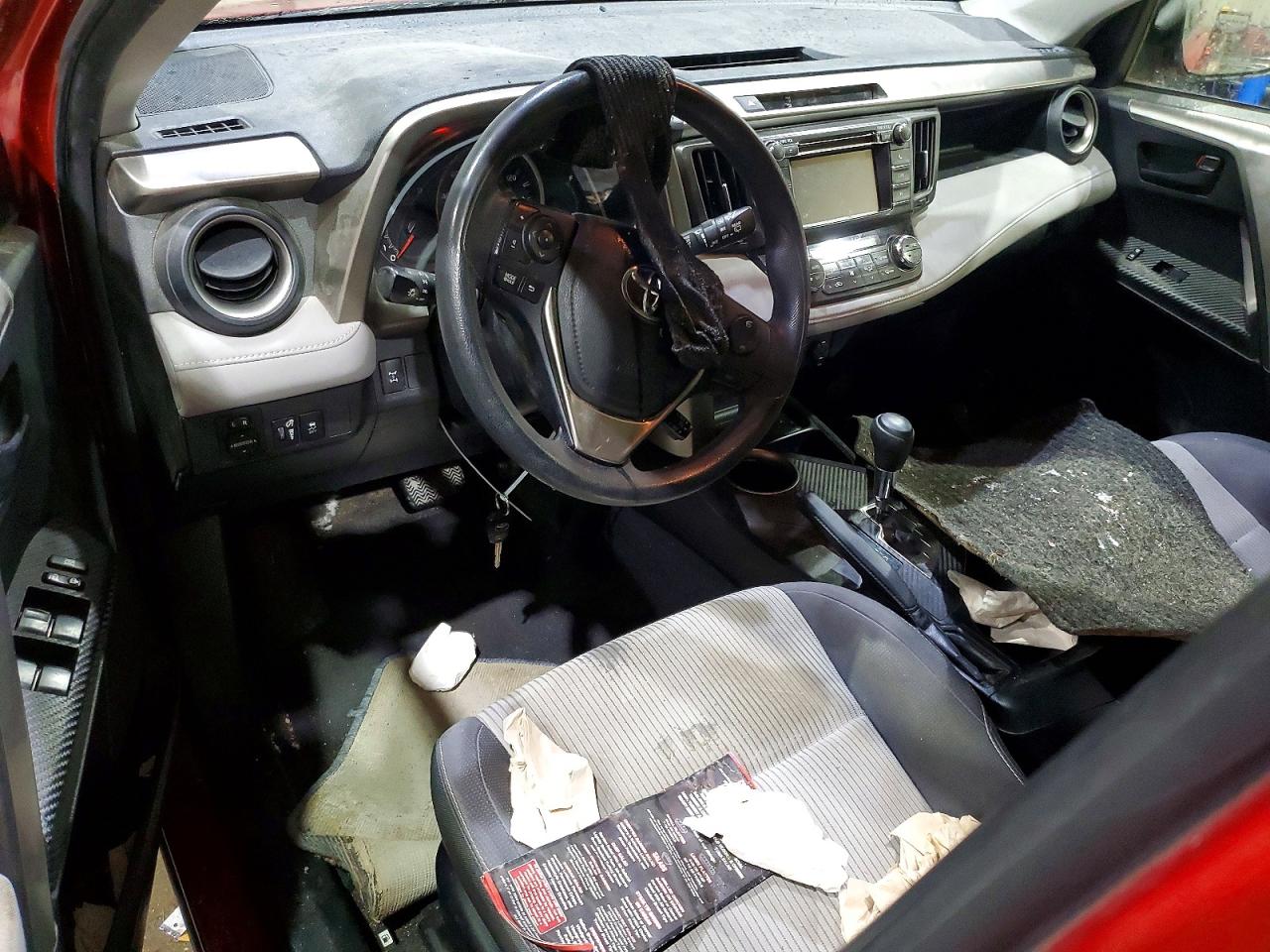 2013 TOYOTA RAV4 XLE photo 8