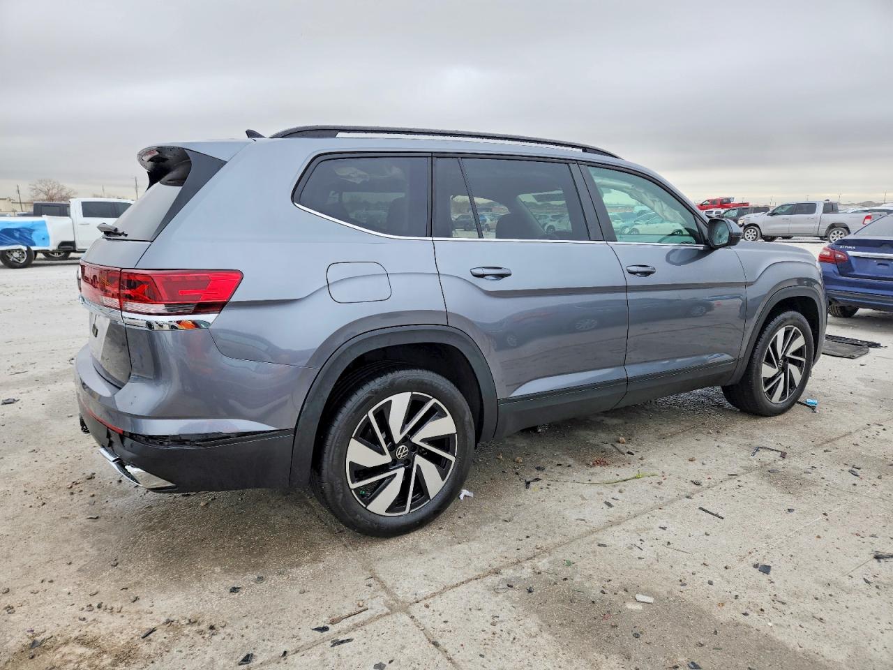 2024 VOLKSWAGEN ATLAS SE photo 3