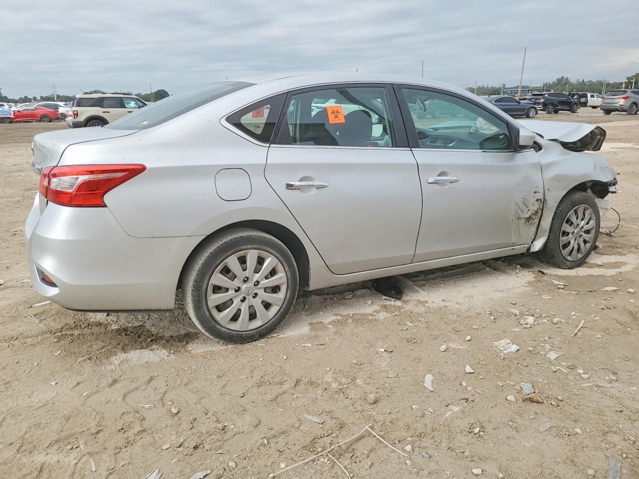 2018 NISSAN SENTRA S photo 5