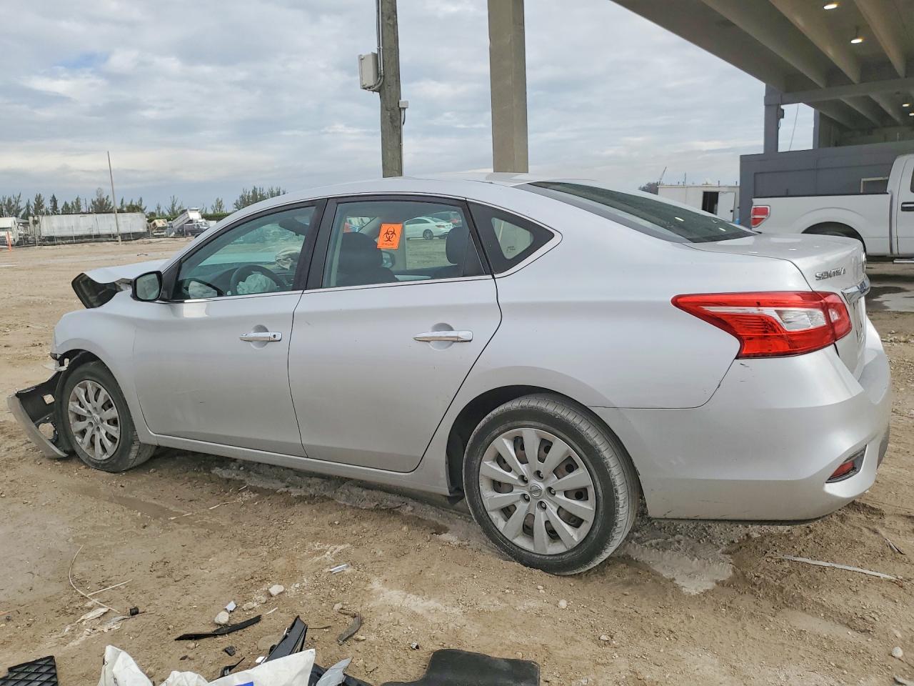 2018 NISSAN SENTRA S photo 3