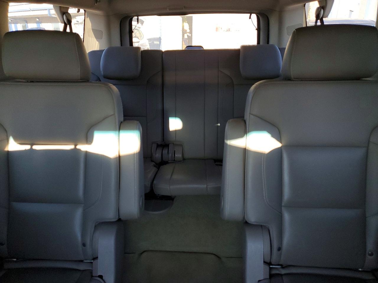 2018 CHEVROLET SUBURBAN C1500 PREMIER photo 28