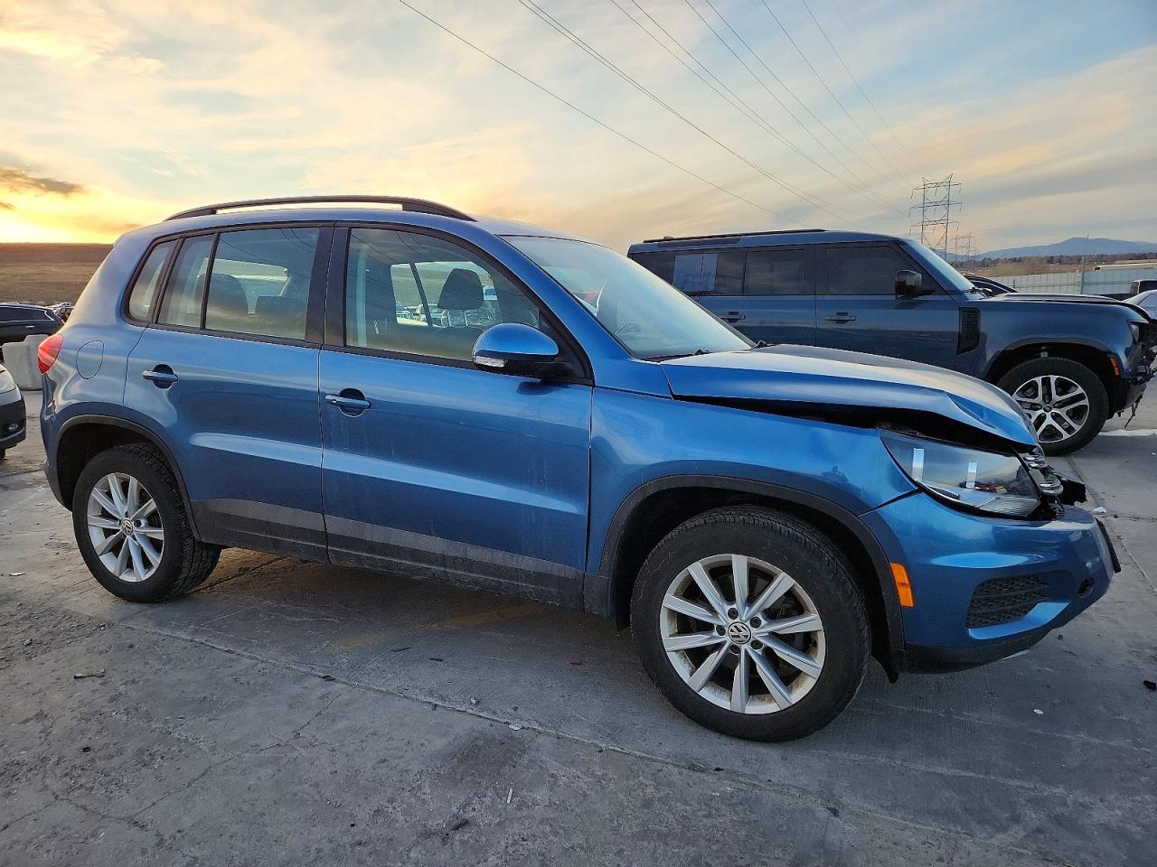 2017 VOLKSWAGEN TIGUAN S photo 7