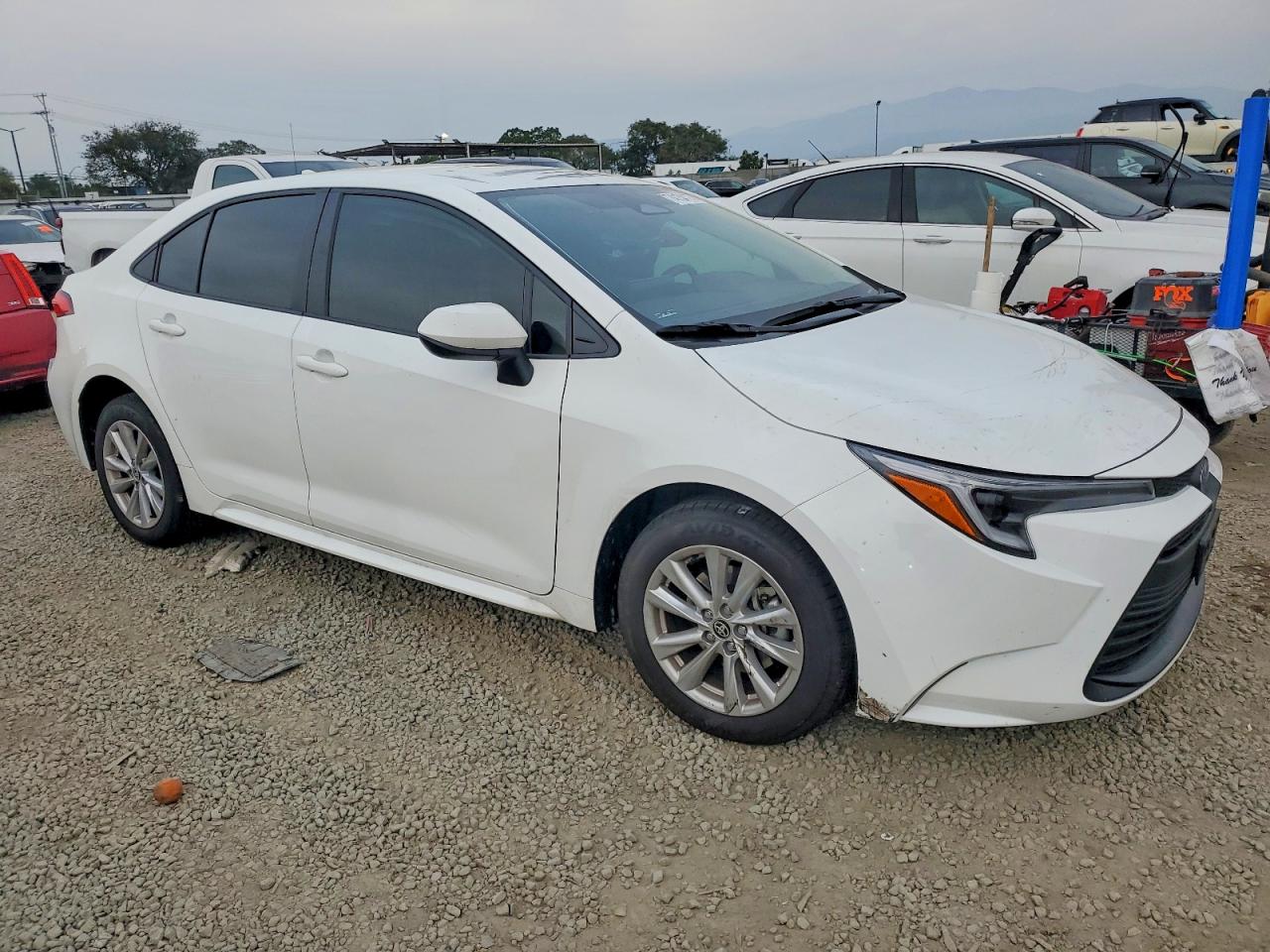 2025 TOYOTA COROLLA LE photo 4