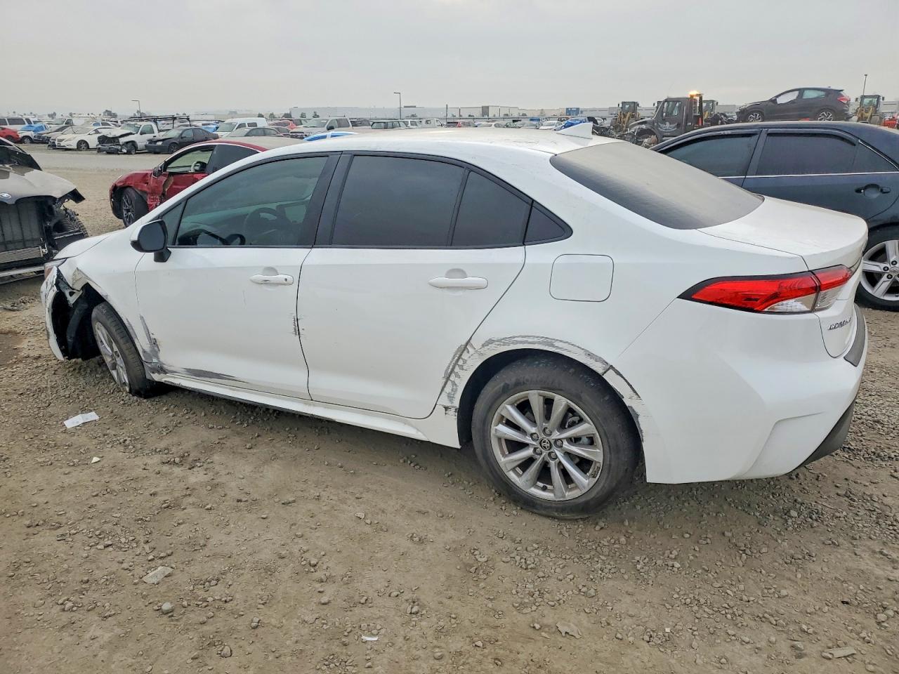 2025 TOYOTA COROLLA LE photo 2
