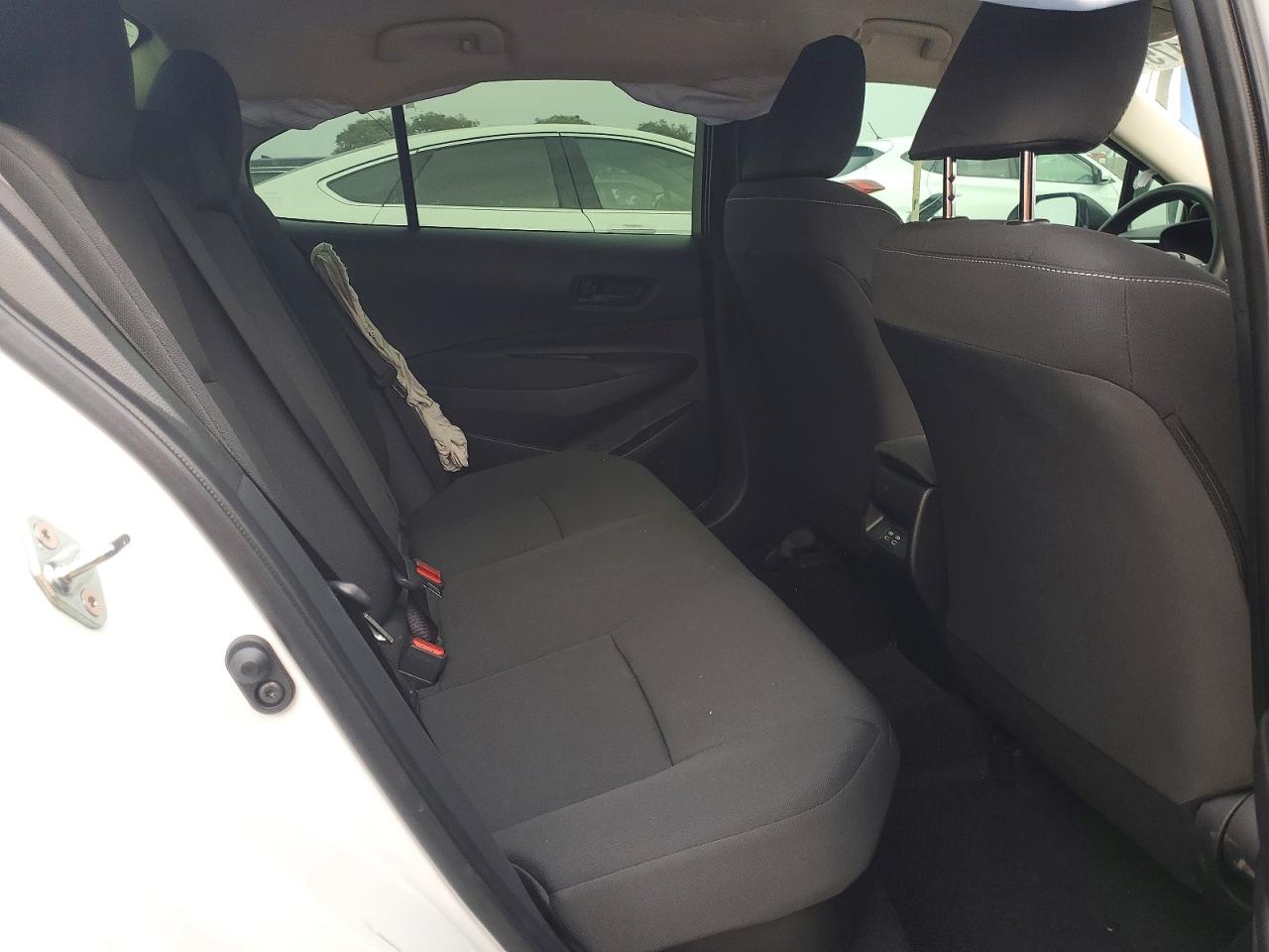 2025 TOYOTA COROLLA LE photo 10