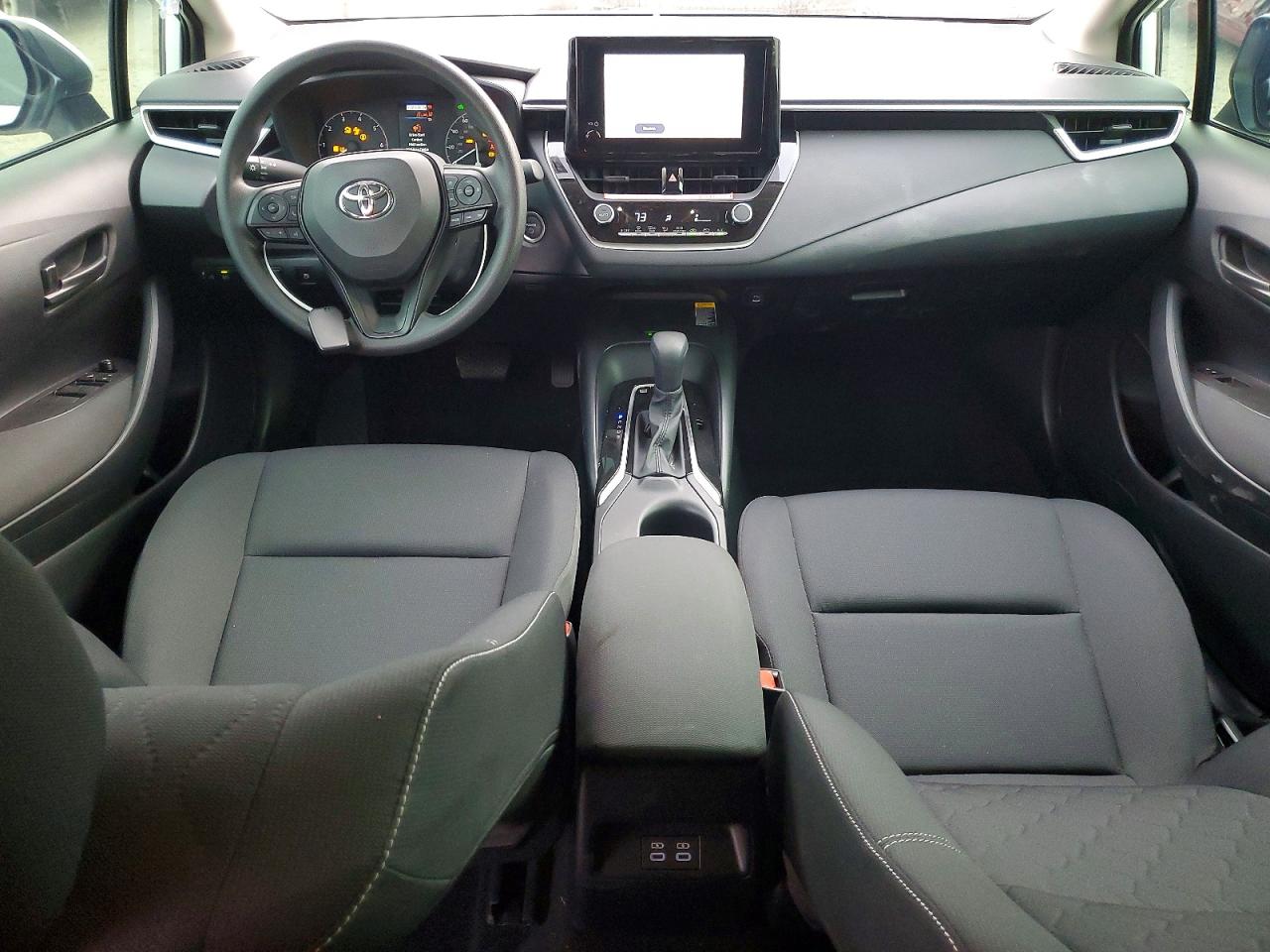 2025 TOYOTA COROLLA LE photo 8