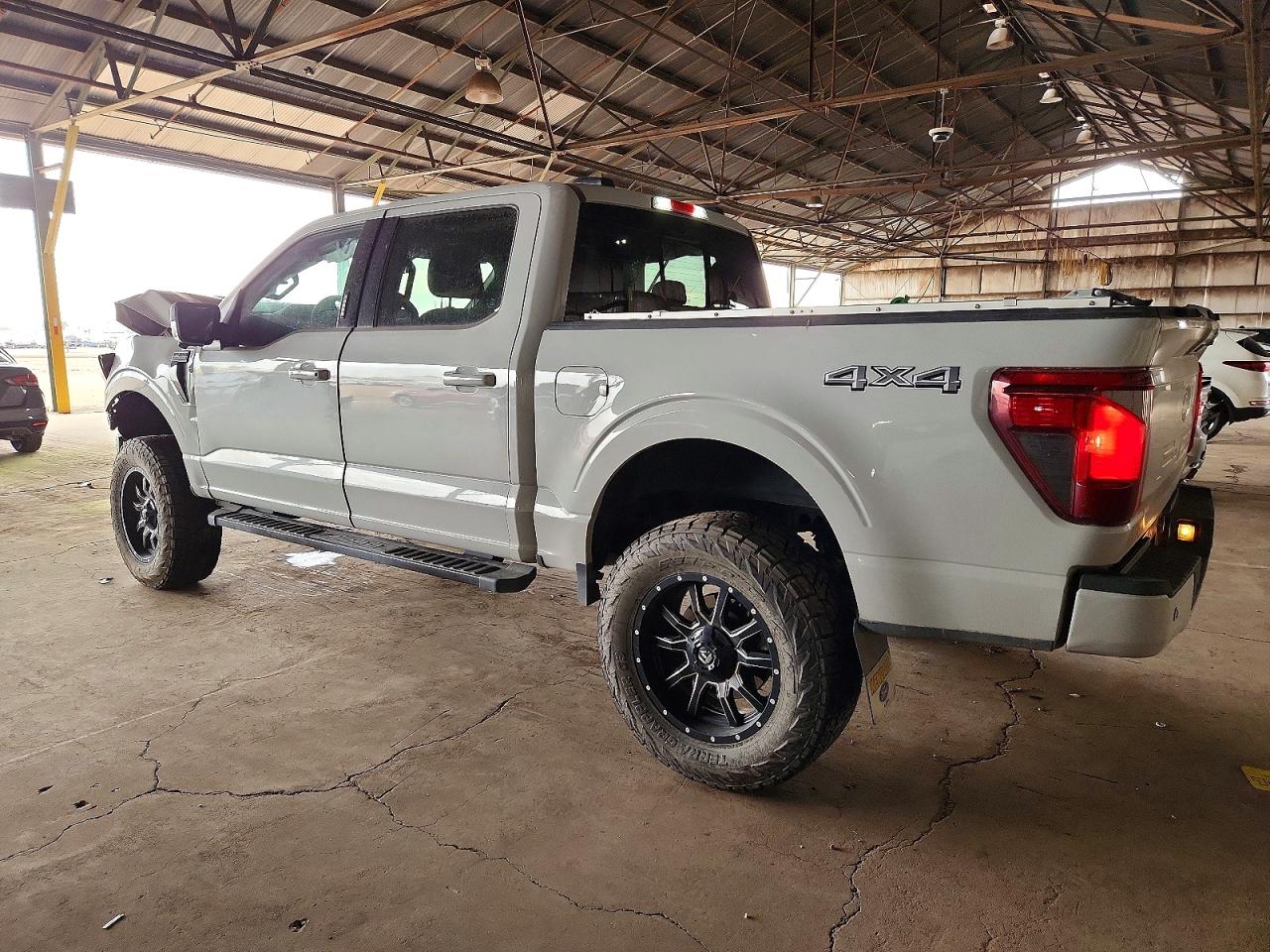 2024 FORD F150 XLT photo 2