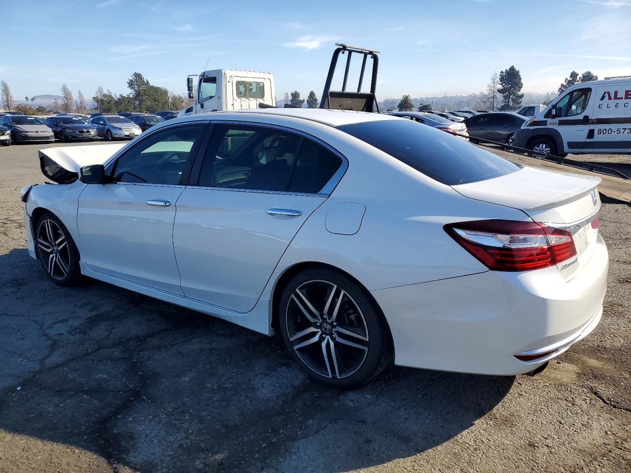 2016 HONDA ACCORD SPORT photo 4