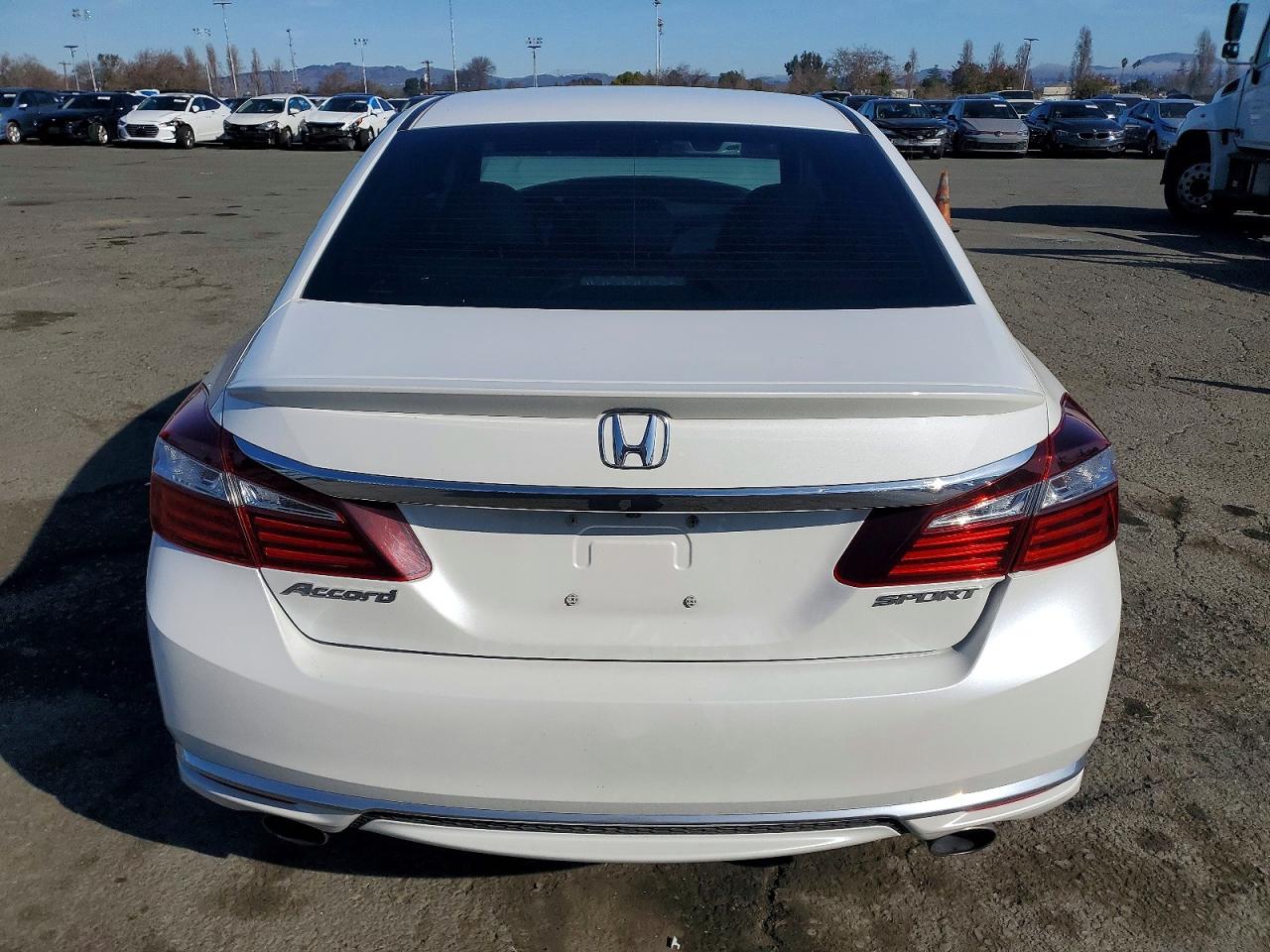 2016 HONDA ACCORD SPORT photo 16