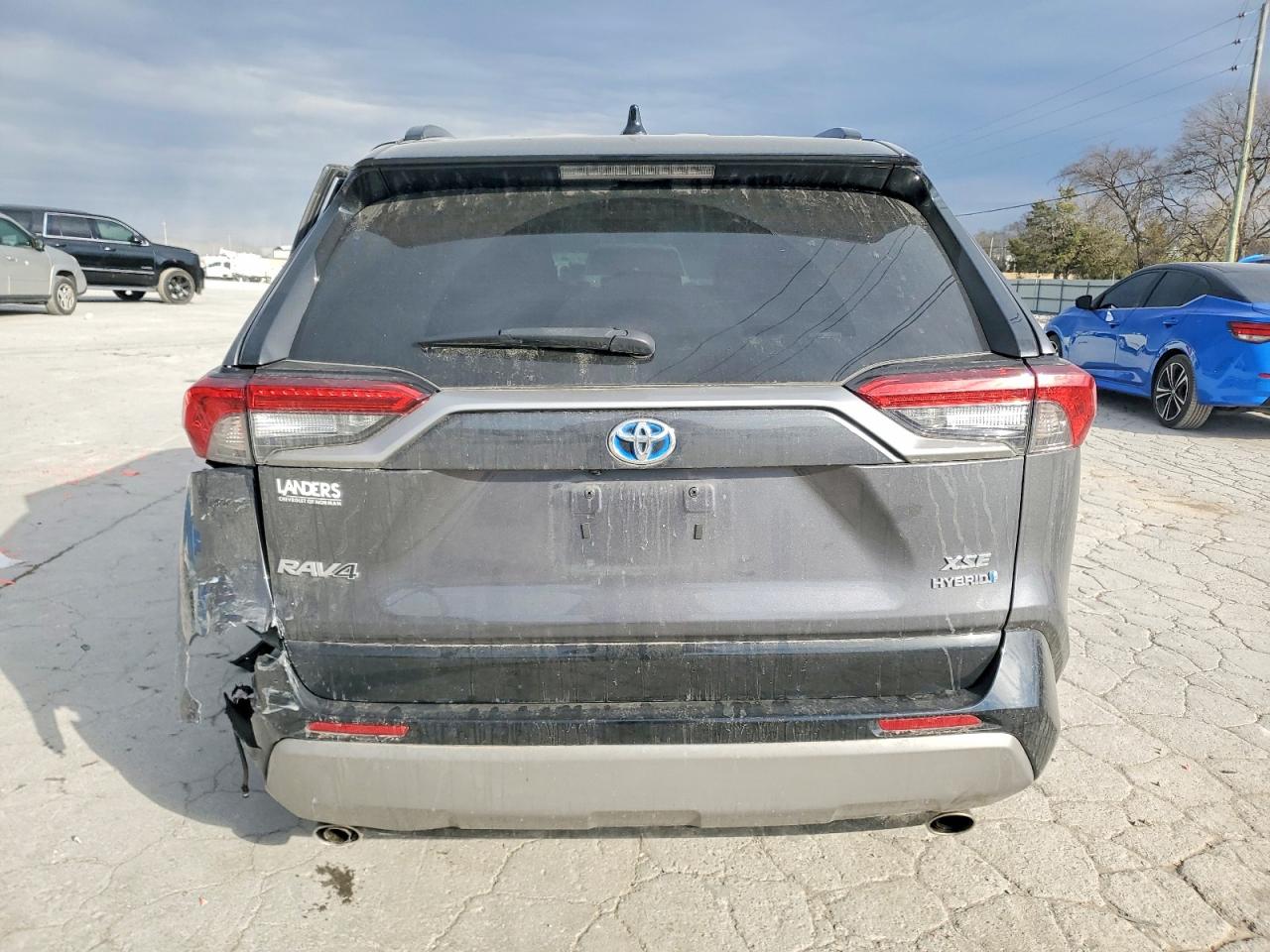 2022 TOYOTA RAV4 XSE photo 16
