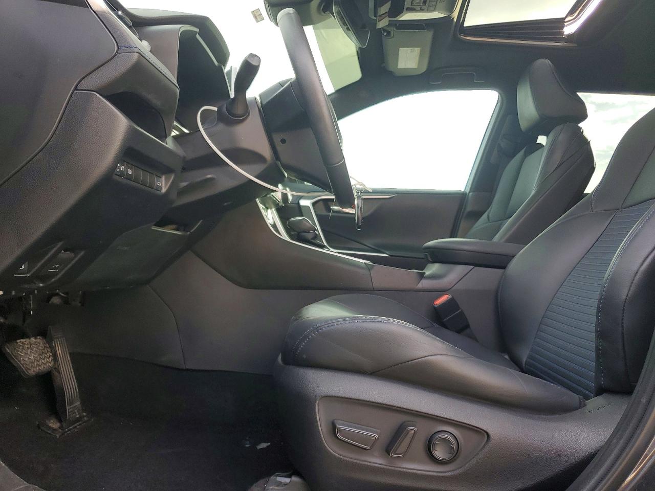 2022 TOYOTA RAV4 XSE photo 19