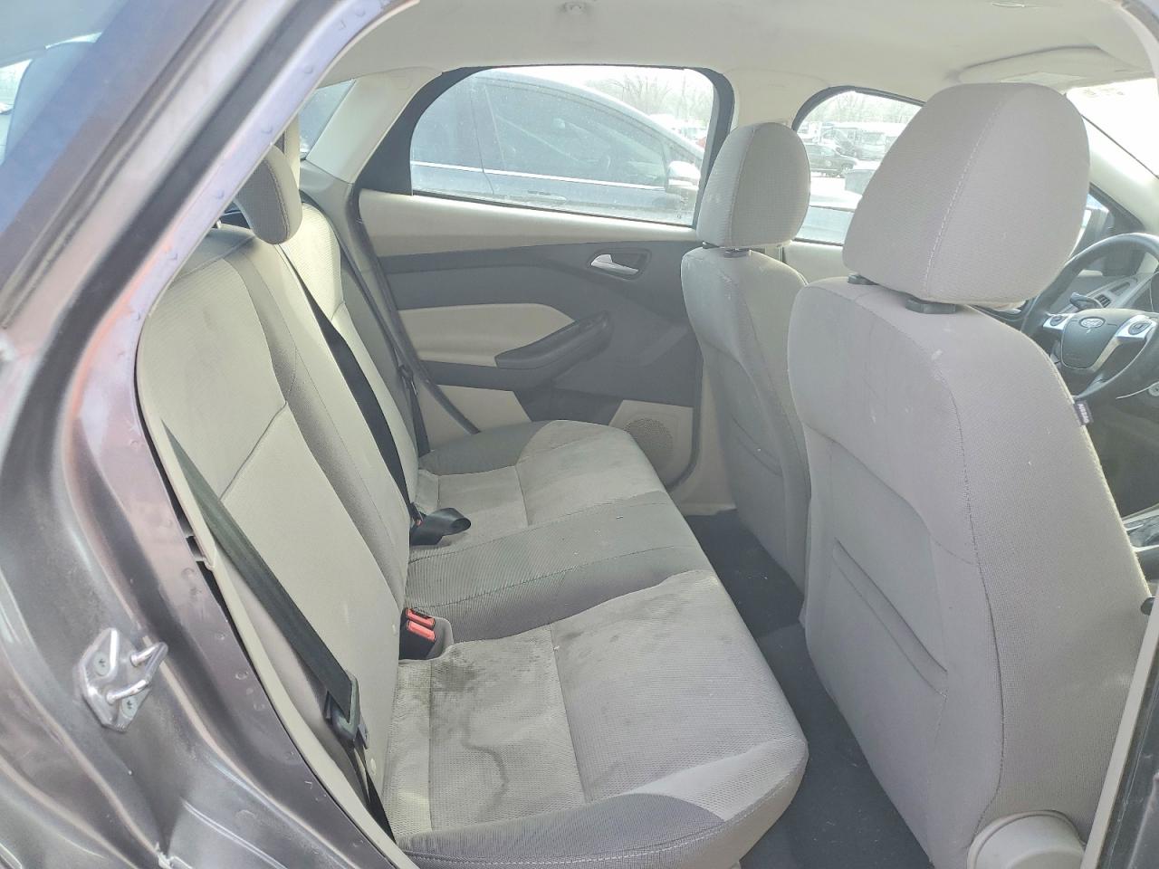 2014 FORD FOCUS SE photo 10