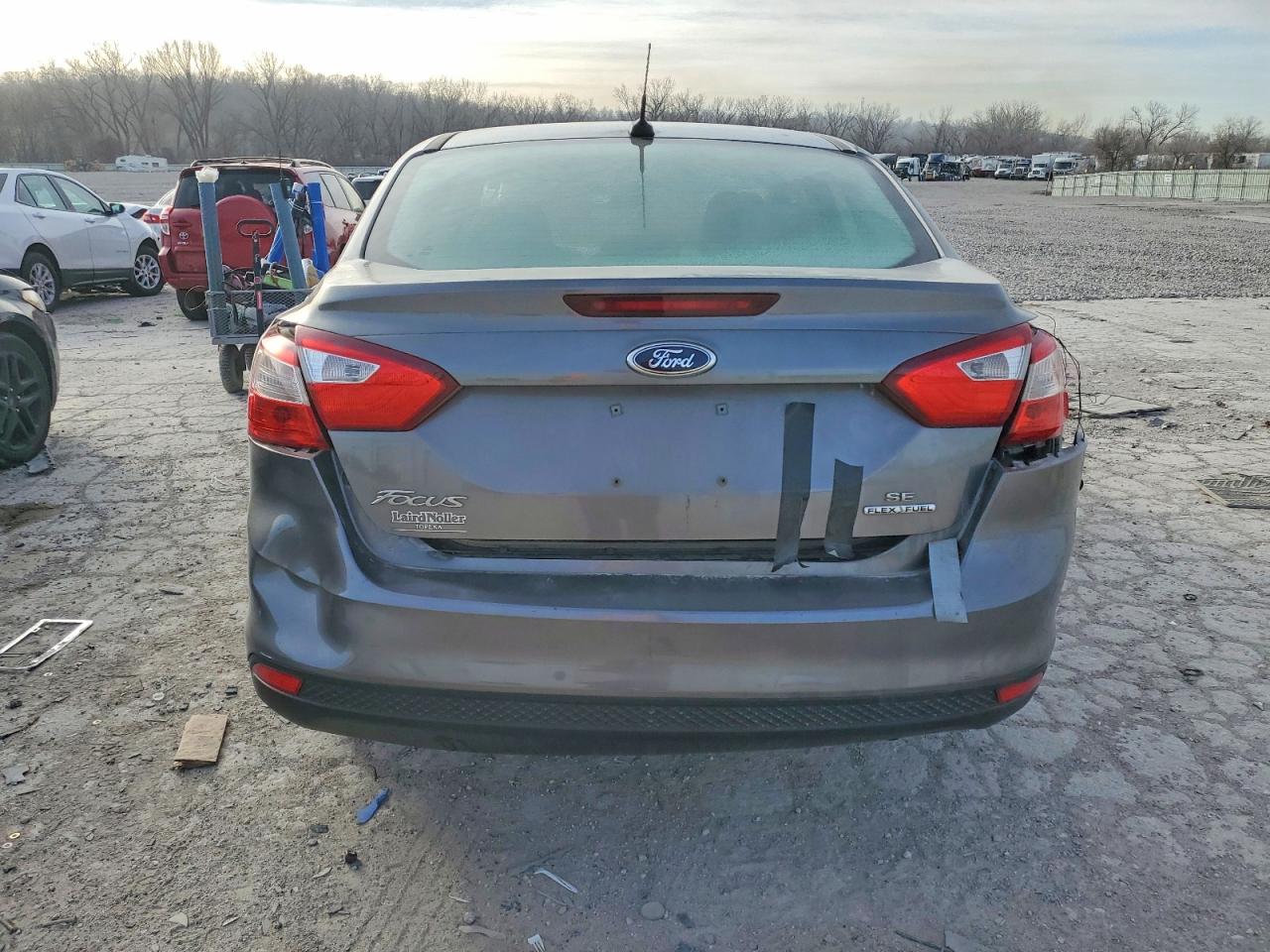 2014 FORD FOCUS SE photo 6