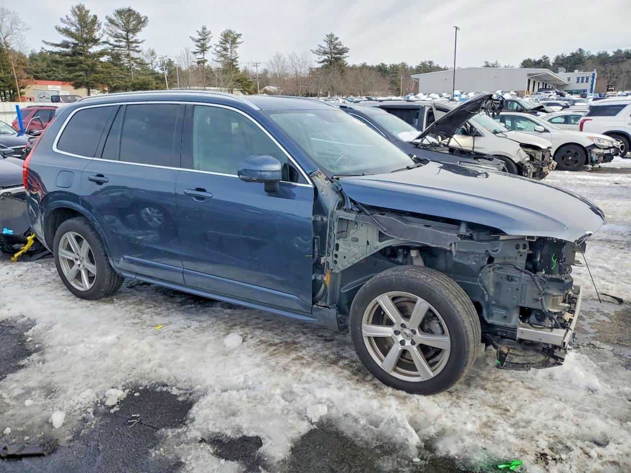 2021 VOLVO XC90 T5 MOMENTUM photo 4