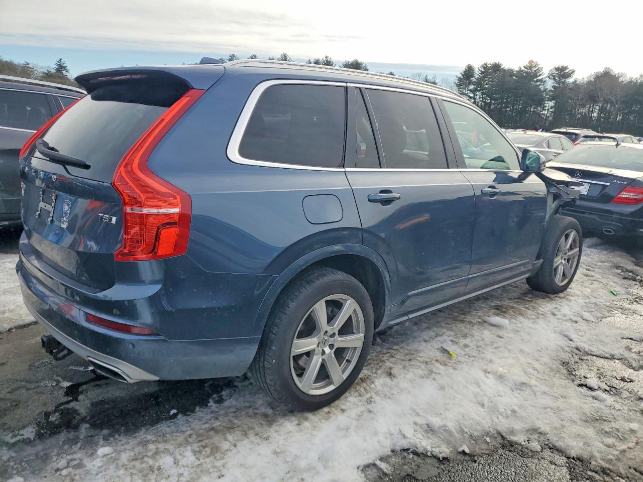 2021 VOLVO XC90 T5 MOMENTUM photo 3