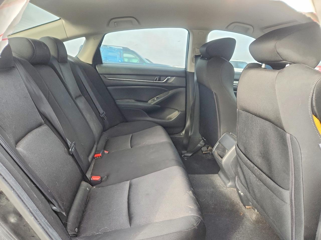 2018 HONDA ACCORD LX photo 37