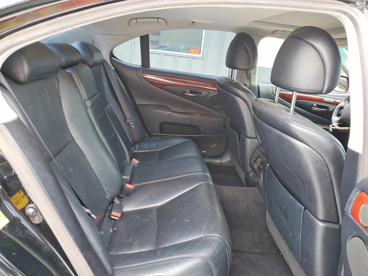 2010 LEXUS LS 460 photo 28