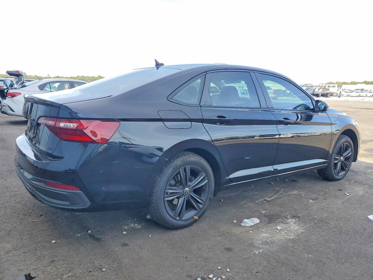 2024 VOLKSWAGEN JETTA SE photo 3