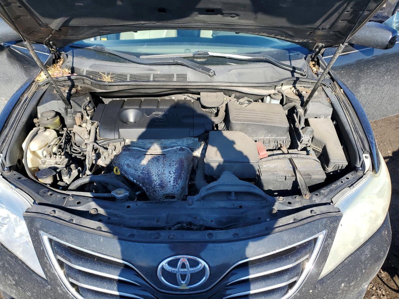 2011 TOYOTA CAMRY XLE photo 11