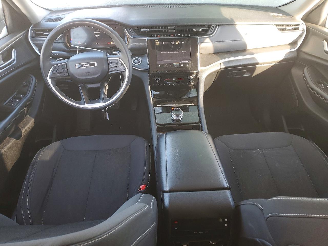 2023 JEEP GRAND CHEROKEE L LAREDO photo 15