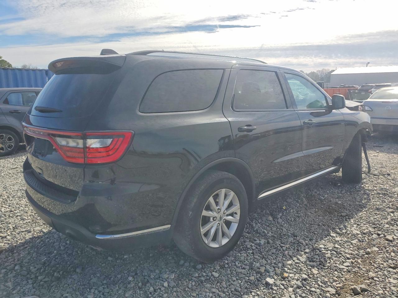 2023 DODGE DURANGO SXT photo 3
