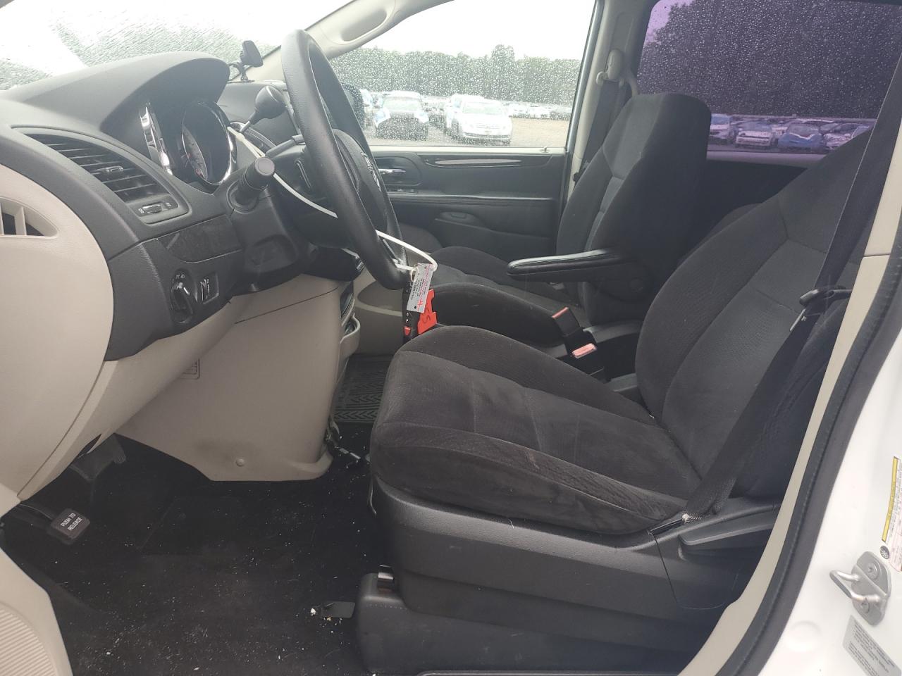 2015 DODGE GRAND CARAVAN SE photo 13