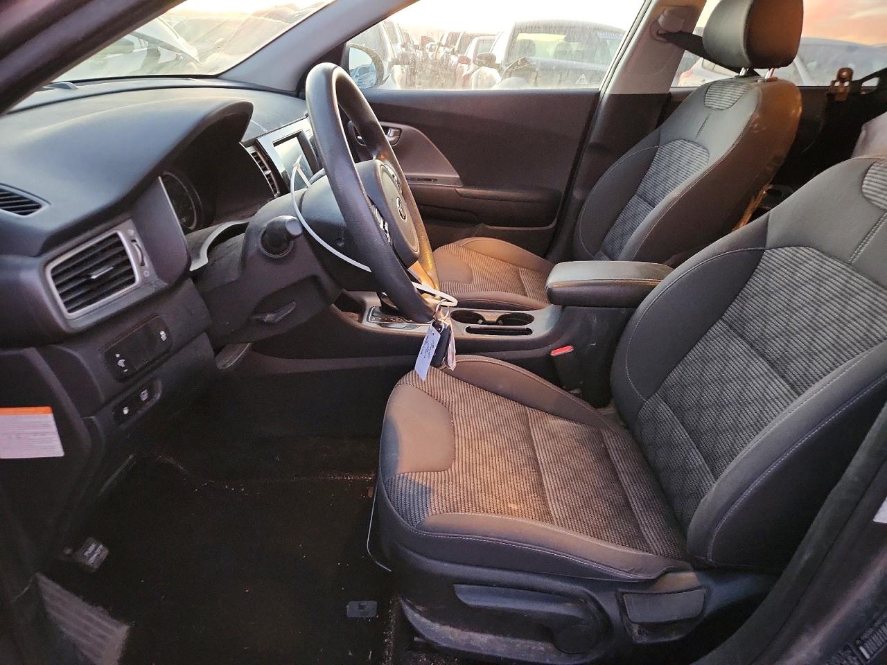 2017 KIA NIRO FE photo 13
