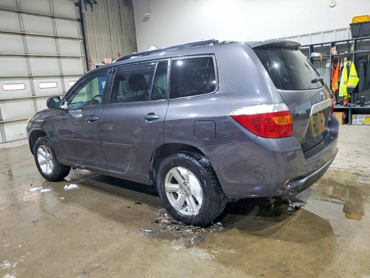 2009 TOYOTA HIGHLANDER BASE photo 2