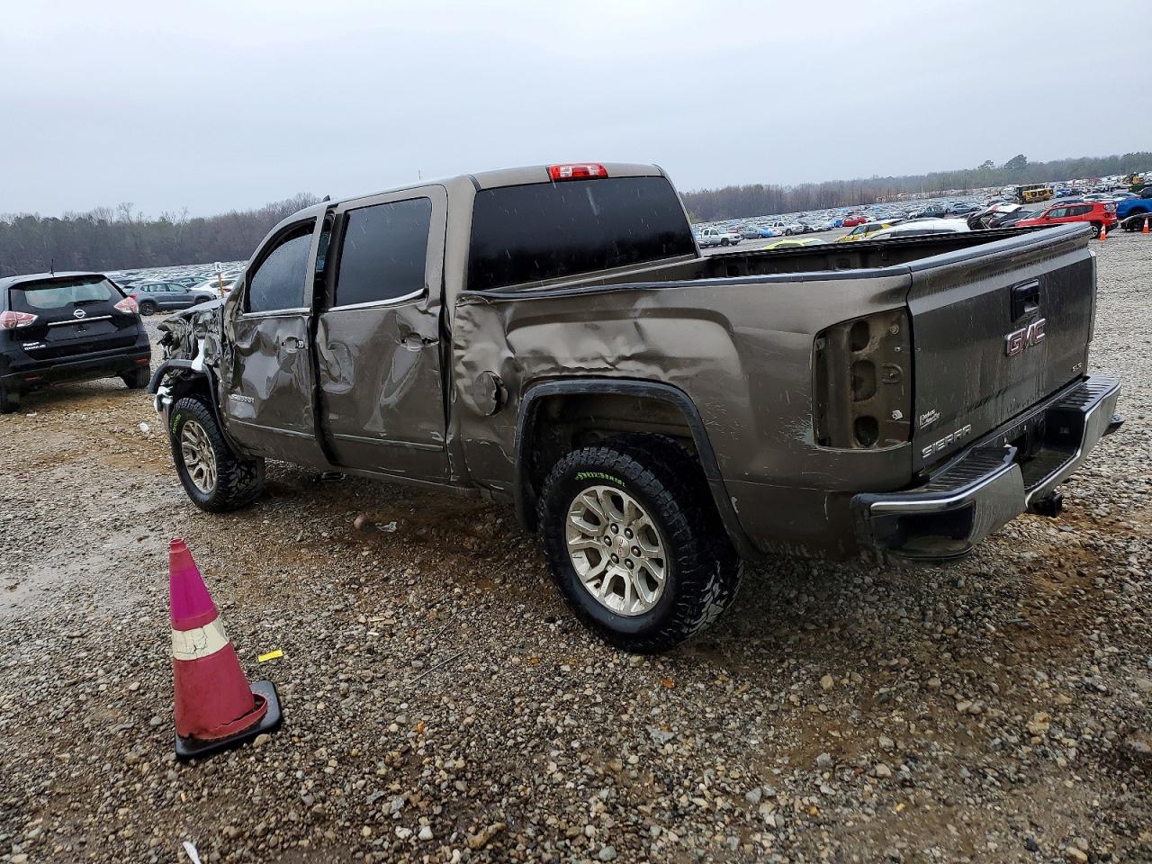 2015 GMC SIERRA K1500 SLE photo 3