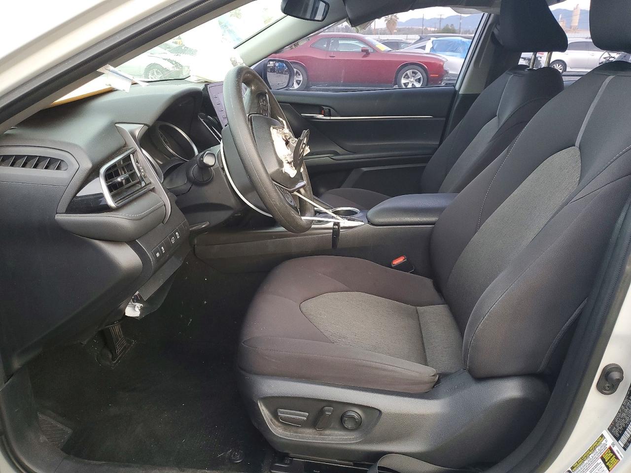2023 TOYOTA CAMRY LE photo 13