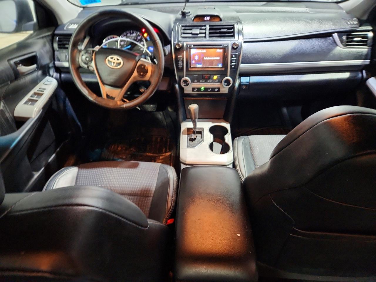 2012 TOYOTA CAMRY SE photo 15