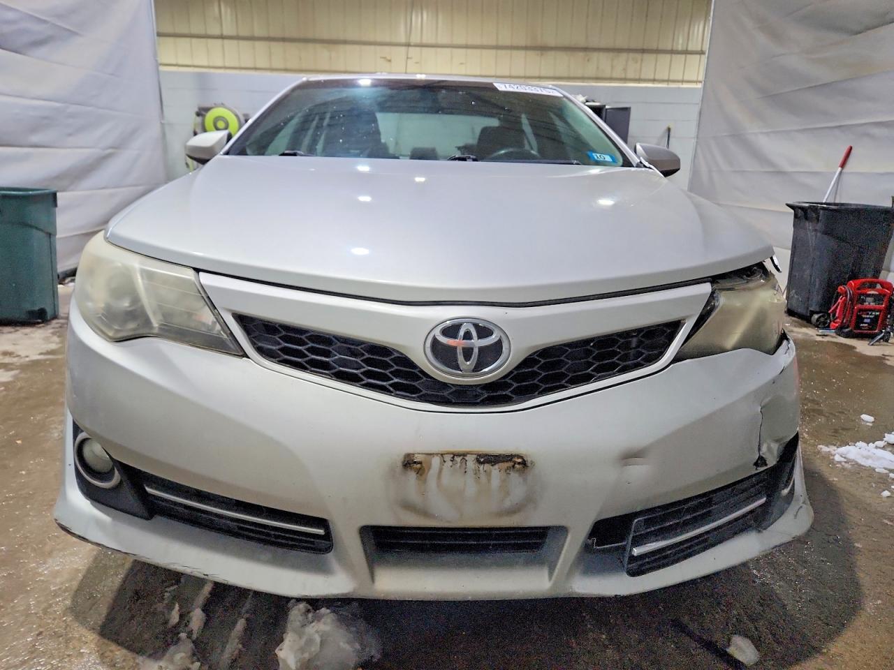 2012 TOYOTA CAMRY SE photo 9