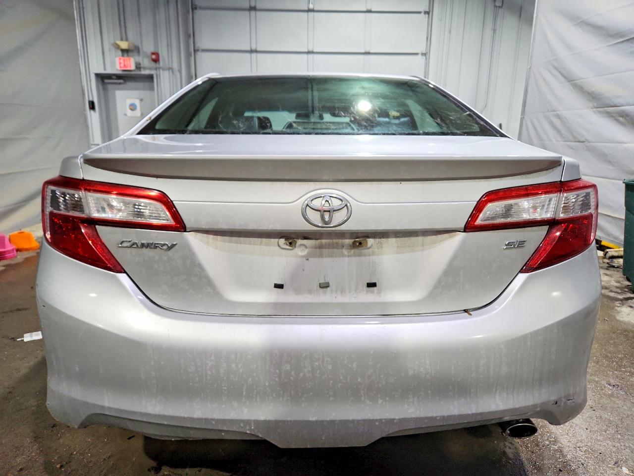 2012 TOYOTA CAMRY SE photo 11