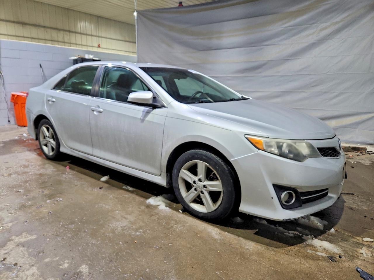 2012 TOYOTA CAMRY SE photo 7