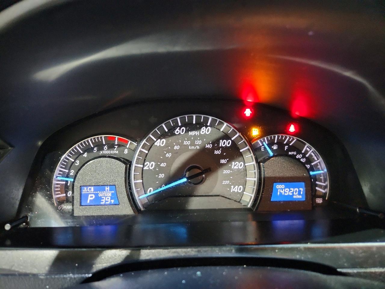 2012 TOYOTA CAMRY SE photo 17