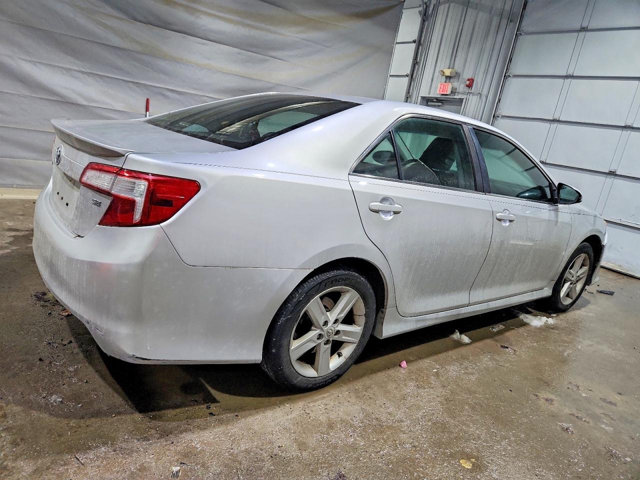 2012 TOYOTA CAMRY SE photo 5