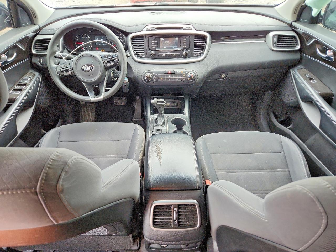 2016 KIA SORENTO LX photo 8