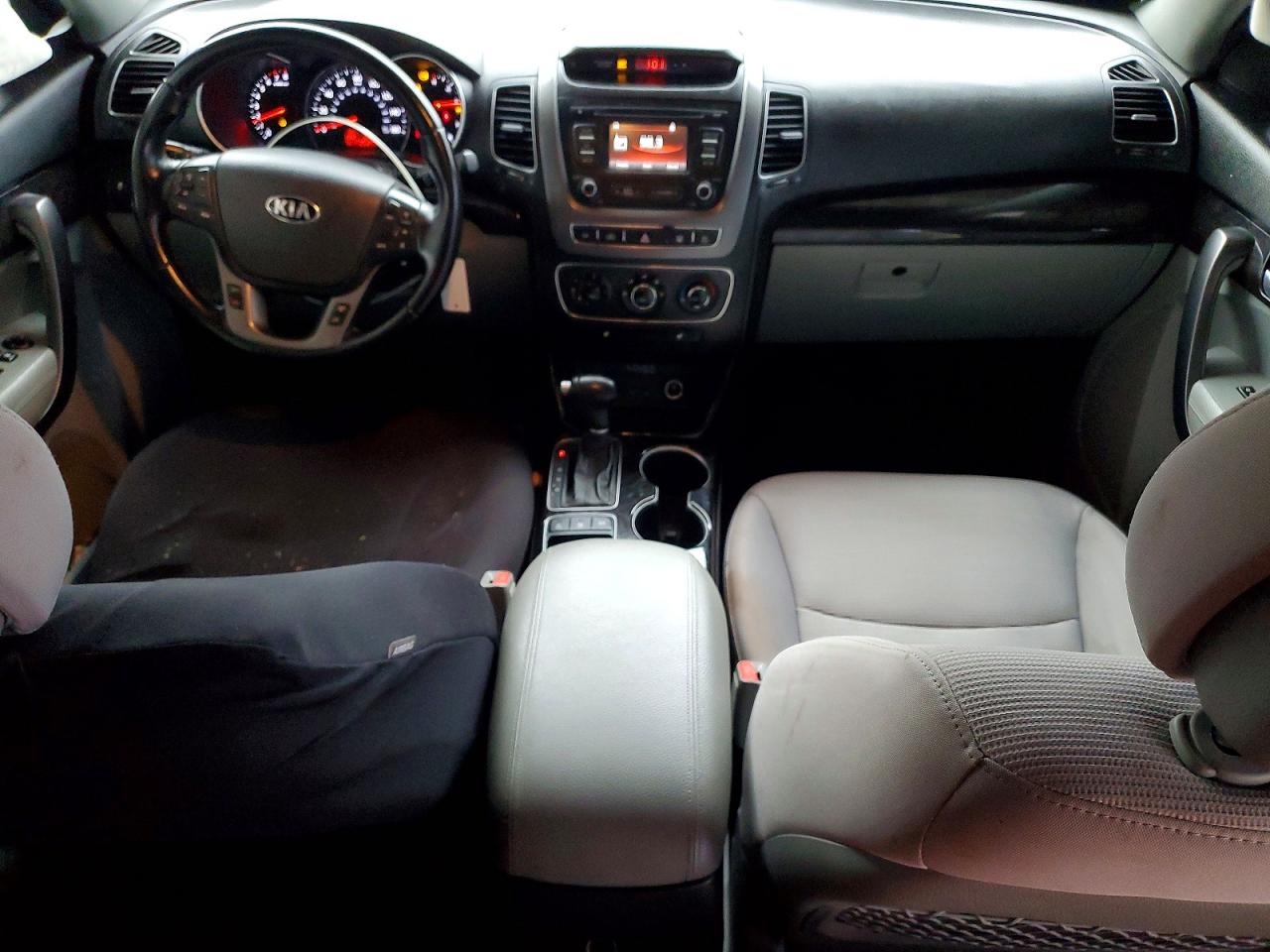 2014 KIA SORENTO LX photo 8