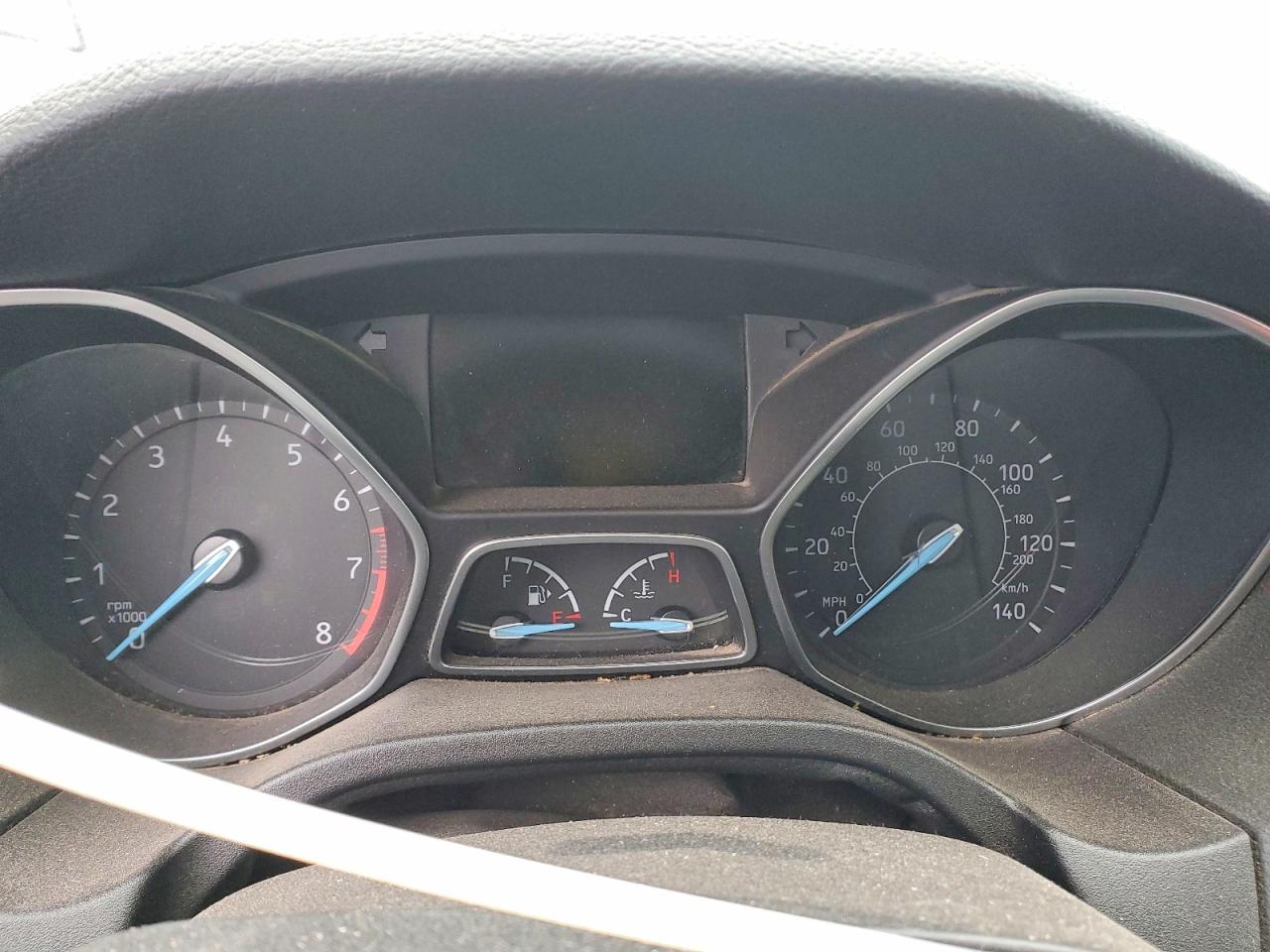 2015 FORD FOCUS SE photo 9