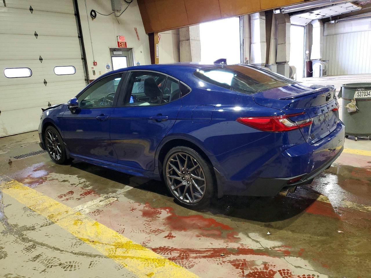 2025 TOYOTA CAMRY SE photo 2